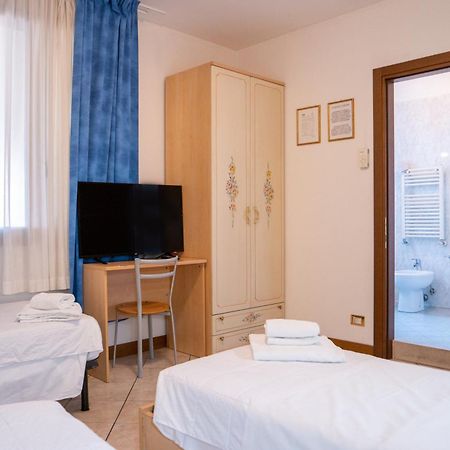 Hotel New Aurora Venice Маргера Екстериор снимка
