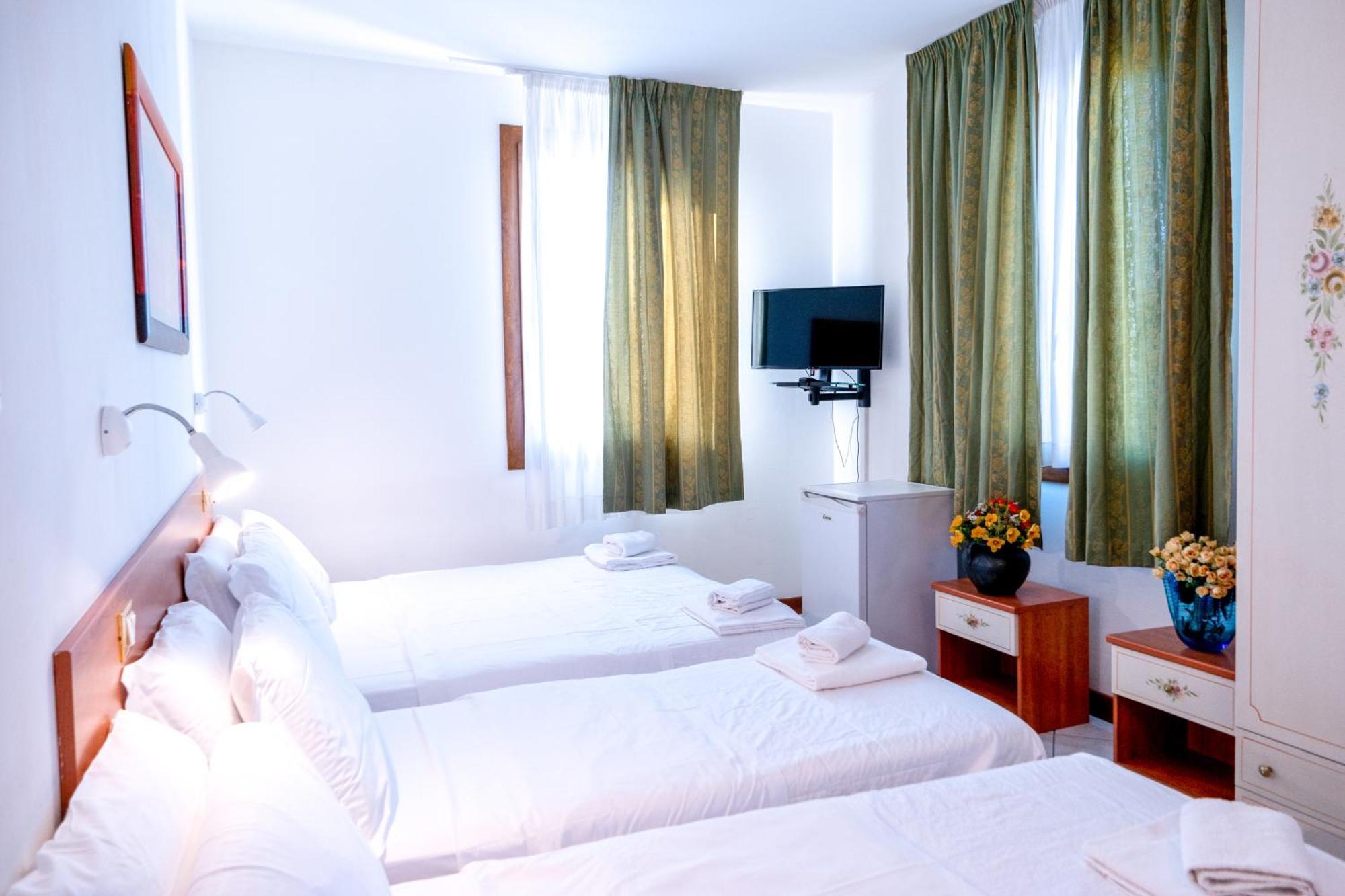 Hotel New Aurora Venice Маргера Екстериор снимка