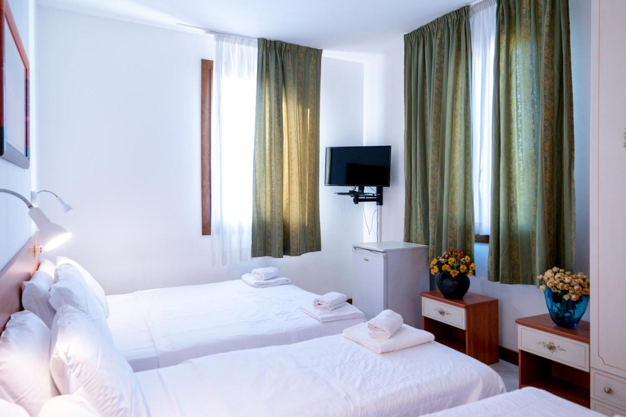 Hotel New Aurora Venice Маргера Екстериор снимка